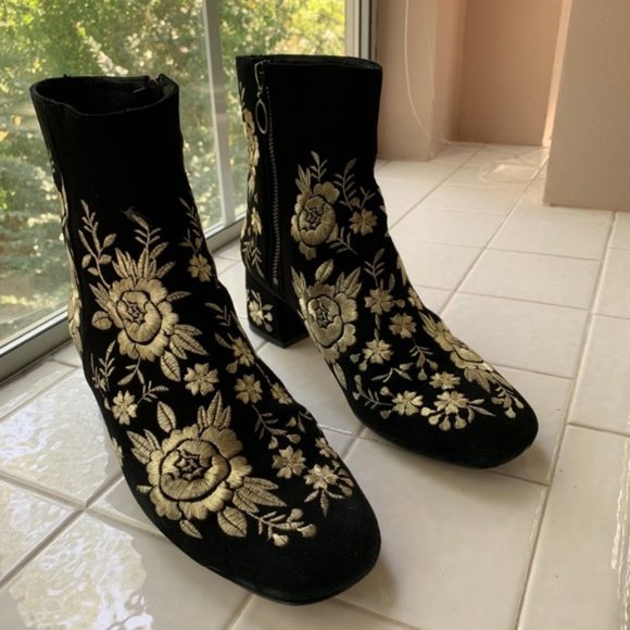 Johnny Was Embroidered Bootie EU39/US8.5 - GORGEOUS❣️ - Picture 1 of 5